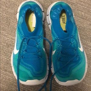 Nike Flyknit tennis shoes